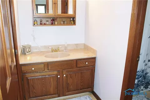 533 Thackeray Rd, Maumee, OH 43537 photo 18