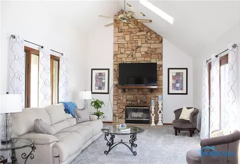 533 Thackeray Rd, Maumee, OH 43537 photo 9