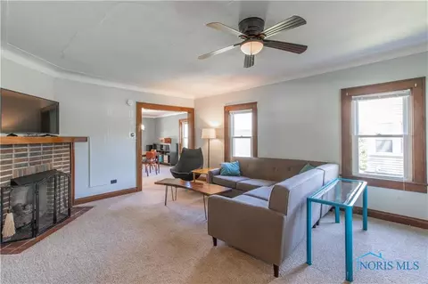 123 E John St, Maumee, OH 43537 photo 9