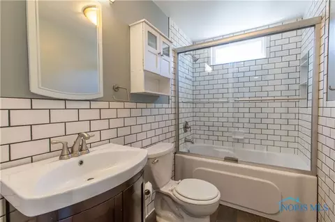 123 E John St, Maumee, OH 43537 photo 23