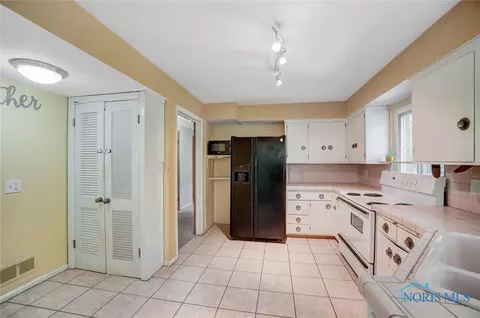 1033 Richards Rd, Toledo, OH 43607 photo 16