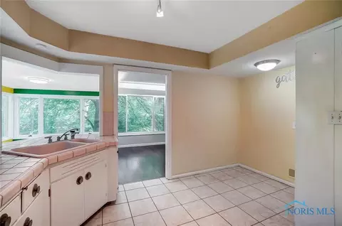 1033 Richards Rd, Toledo, OH 43607 photo 14