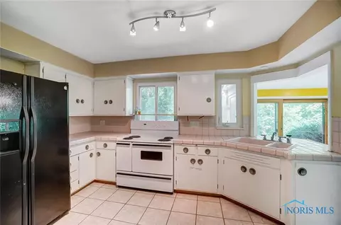 1033 Richards Rd, Toledo, OH 43607 photo 12