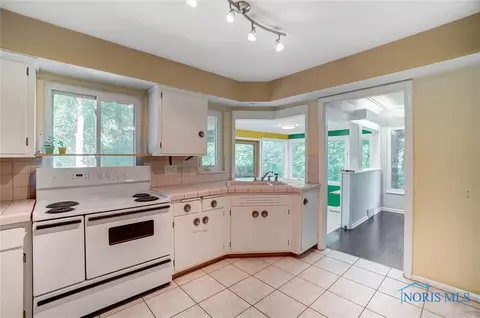 1033 Richards Rd, Toledo, OH 43607 photo 13