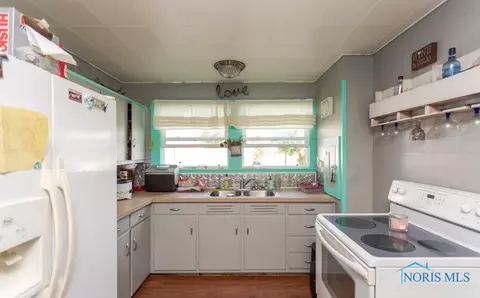 427 E Main St, Fayette, OH 43521 photo 16