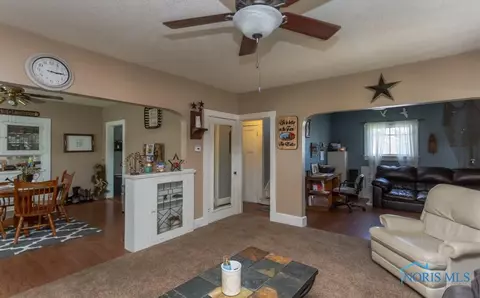 427 E Main St, Fayette, OH 43521 photo 6