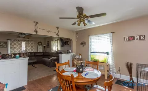427 E Main St, Fayette, OH 43521 photo 12