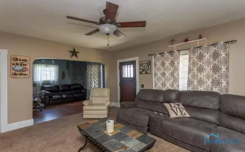 427 E Main St, Fayette, OH 43521 photo 5