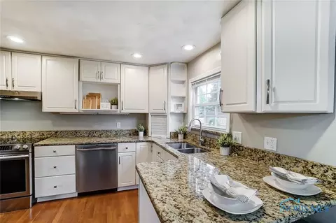 6502 Glenhurst Dr, Maumee, OH 43537 photo 9