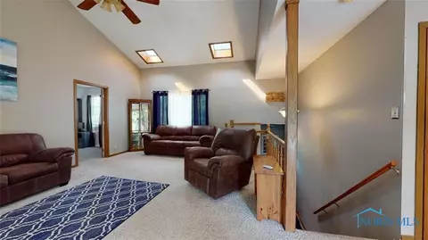 419 Easy St, Willard, OH 44890 photo 9