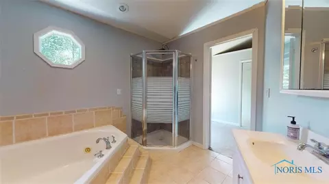 419 Easy St, Willard, OH 44890 photo 22