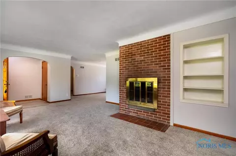 1017 Scribner St, Maumee, OH 43537 photo 6