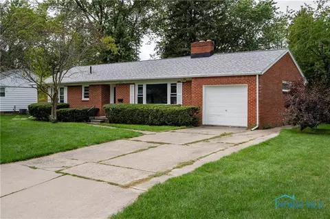 1017 Scribner St, Maumee, OH 43537 photo 2