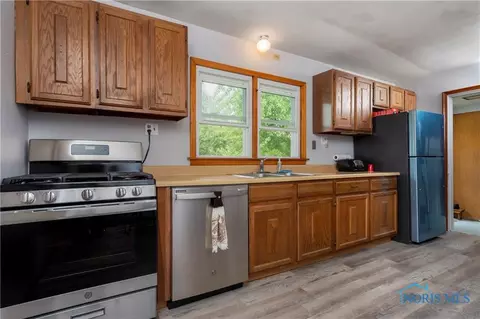 1017 Scribner St, Maumee, OH 43537 photo 14