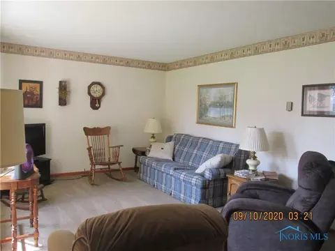 106 E Daisy St, Forest, OH 45843 photo 3