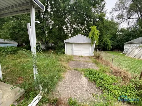 1010 Mackow Dr, Toledo, OH 43607 photo 11