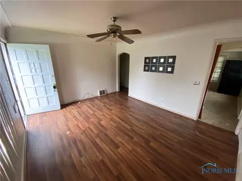 1010 Mackow Dr, Toledo, OH 43607 photo 3
