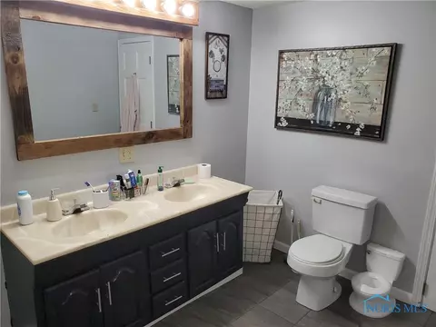 424 W Maple St, Deshler, OH 43516 photo 16