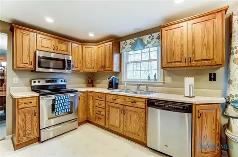 2515 Springmill Rd, Findlay, OH 45840 photo 4