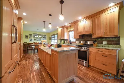 880 Maple Ln, Waterville, OH 43566 photo 11
