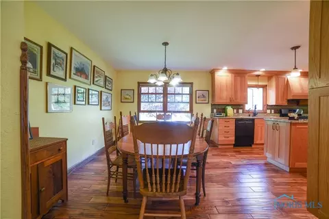 880 Maple Ln, Waterville, OH 43566 photo 9