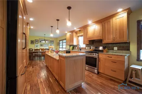 880 Maple Ln, Waterville, OH 43566 photo 13