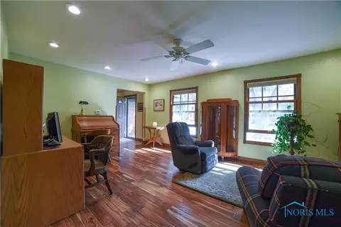 880 Maple Ln, Waterville, OH 43566 photo 6