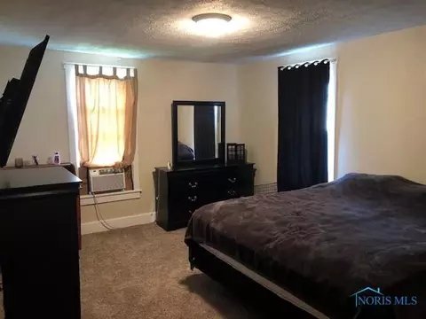 209 E 8th St, Sycamore, OH 44882 photo 14