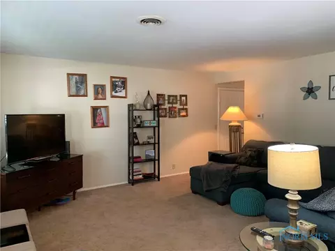 210 John St, Bryan, OH 43506 photo 4