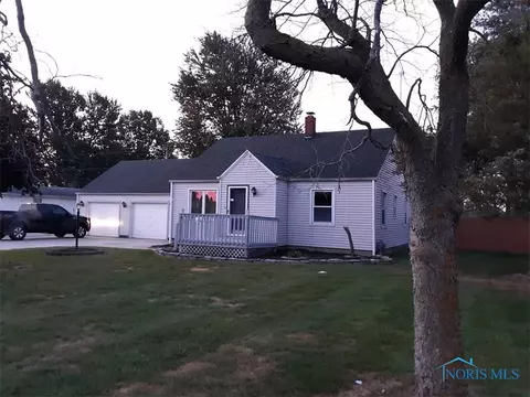 955 W Wayne St, Paulding, OH 45879 photo 2