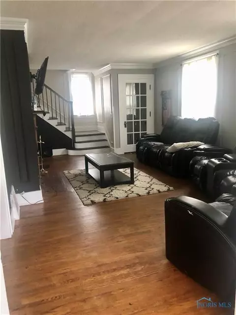 907 W High St, Bryan, OH 43506 photo 2