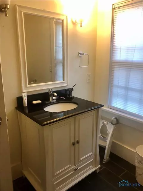907 W High St, Bryan, OH 43506 photo 16