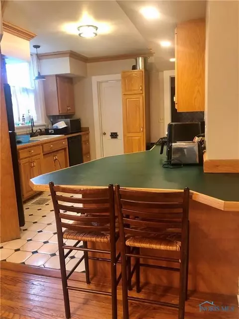 907 W High St, Bryan, OH 43506 photo 11