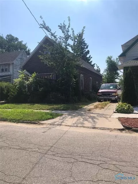 1275 Buckingham St, Toledo, OH 43607 photo 2