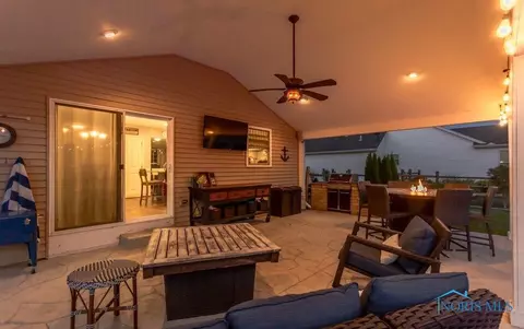 7043 Saddleback Rd, Maumee, OH 43537 photo 8