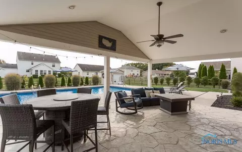7043 Saddleback Rd, Maumee, OH 43537 photo 4