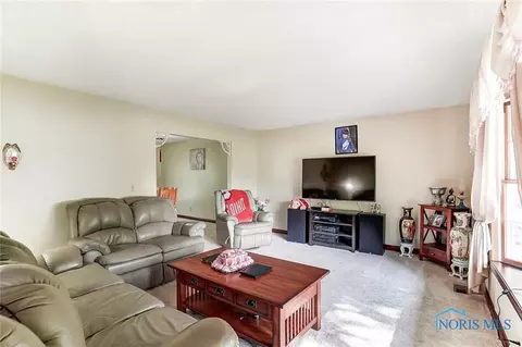 2318 Springmill Rd, Findlay, OH 45840 photo 5