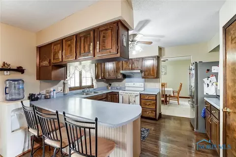 2318 Springmill Rd, Findlay, OH 45840 photo 8