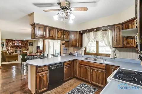 2318 Springmill Rd, Findlay, OH 45840 photo 11