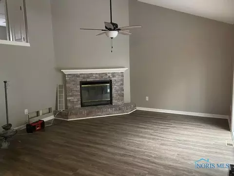 3926 Farmbrook Dr, Sylvania, OH 43560 photo 5