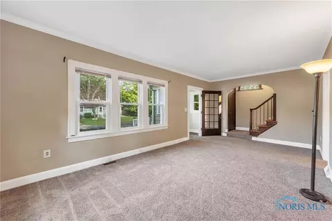 5833 Chippewa Rd, Toledo, OH 43613 photo 9