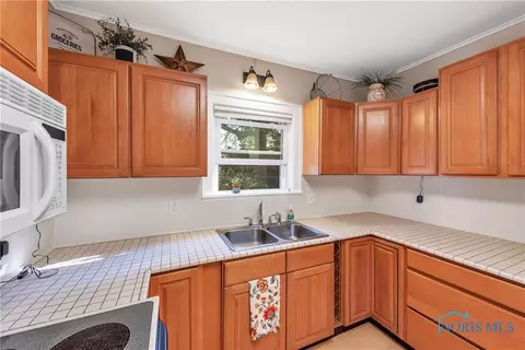 5833 Chippewa Rd, Toledo, OH 43613 photo 14