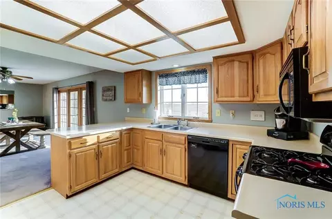 7692 Weston Rd, Custar, OH 43511 photo 9