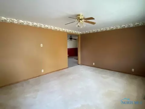 326 W Perry St, Bryan, OH 43506 photo 6