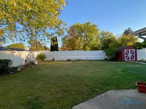 326 W Perry St, Bryan, OH 43506 photo 5