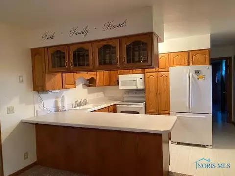 326 W Perry St, Bryan, OH 43506 photo 7