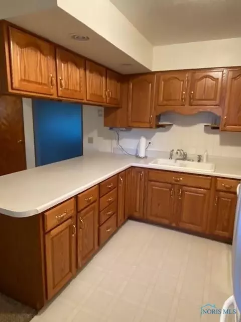 326 W Perry St, Bryan, OH 43506 photo 8