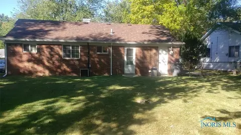 208 Independence Rd, Toledo, OH 43607 photo 4