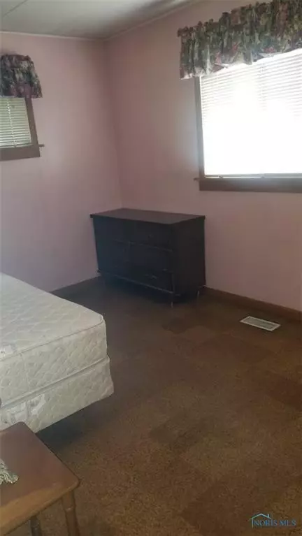 208 Independence Rd, Toledo, OH 43607 photo 12