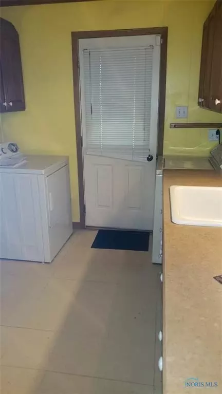 208 Independence Rd, Toledo, OH 43607 photo 9